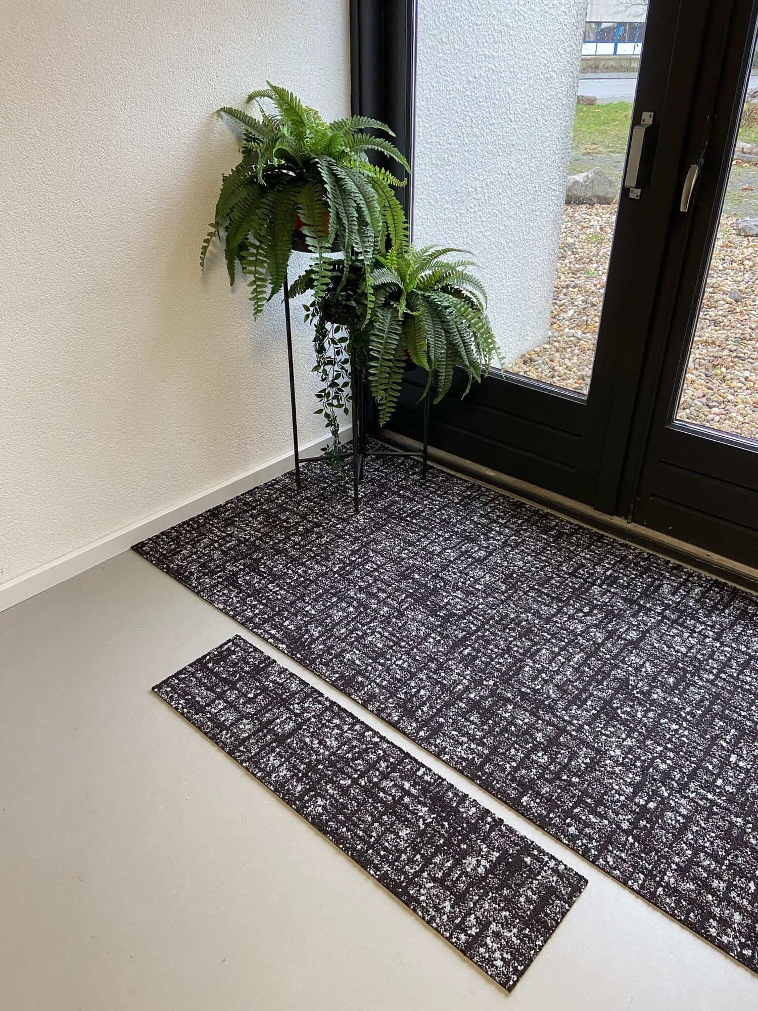 Interface woven brown planks lussenpool tapijttegel - TapijtTegelDiscount